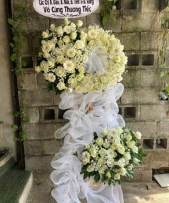 HCB 140 Vòng Hoa Viếng Hiện Đại