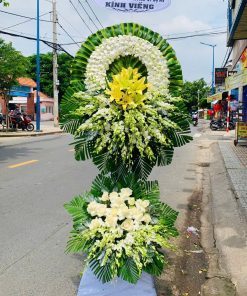 HCB 156 Vòng Hoa Viếng Trang Trọng